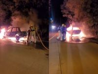 Un auto se incendió en avenida Pepe Mercau