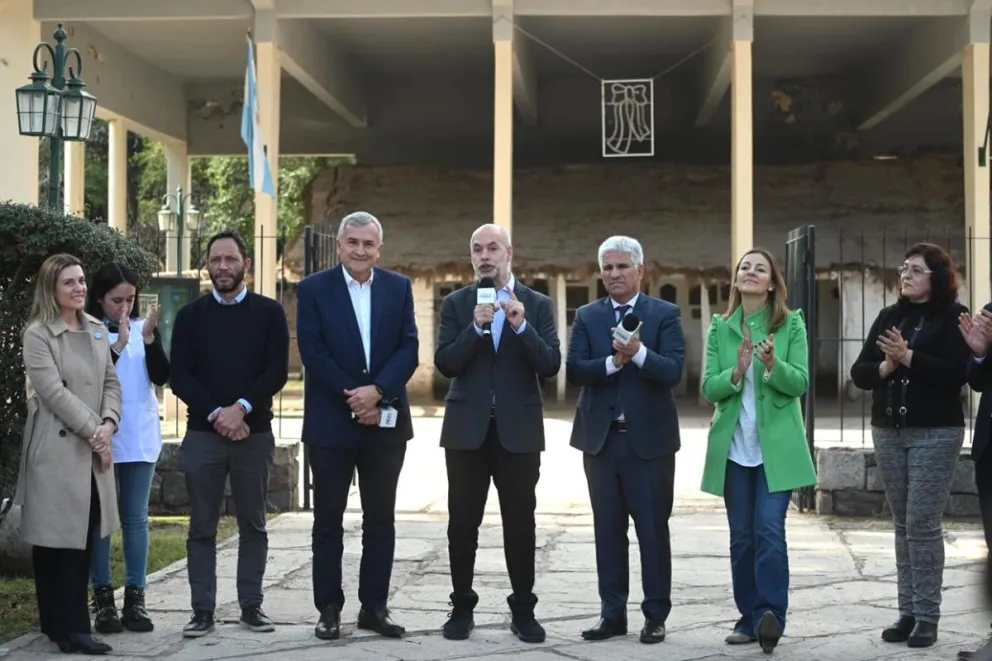 Repudio de docentes y vecinos de San Francisco a la presencia de Larreta y Morales en el Solar Histórico