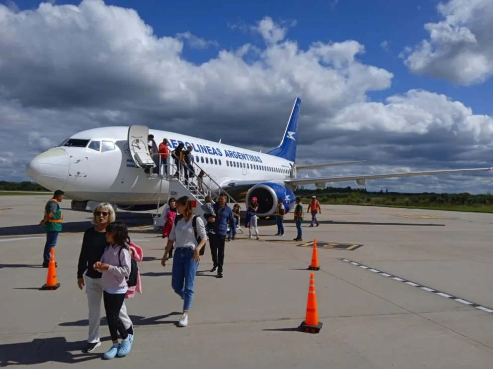 El aeropuerto Valle del Conlara recibe este jueves dos vuelos