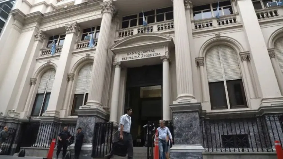 Dólar: Banco Central fija el tipo de cambio oficial a $350 hasta las elecciones de octubre