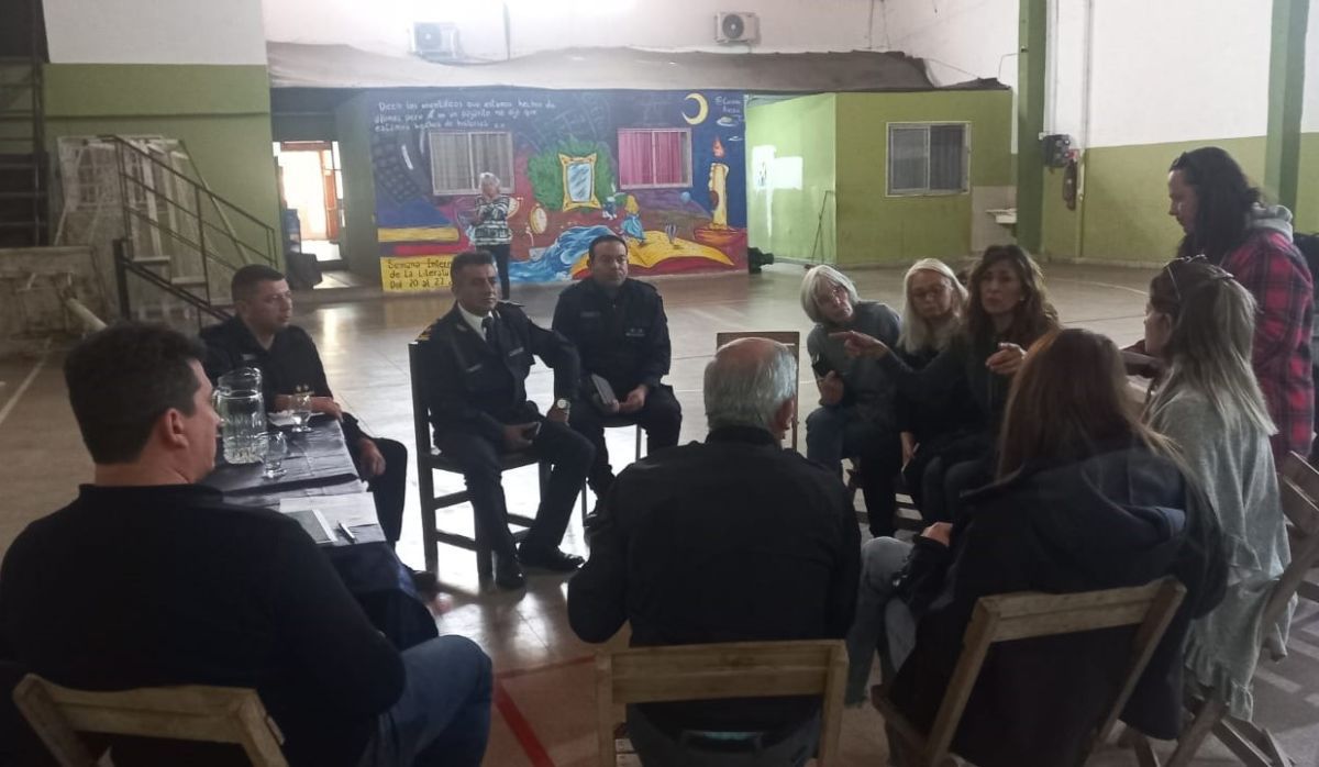La Paz: reunión entre policía, intendencia y vecinos