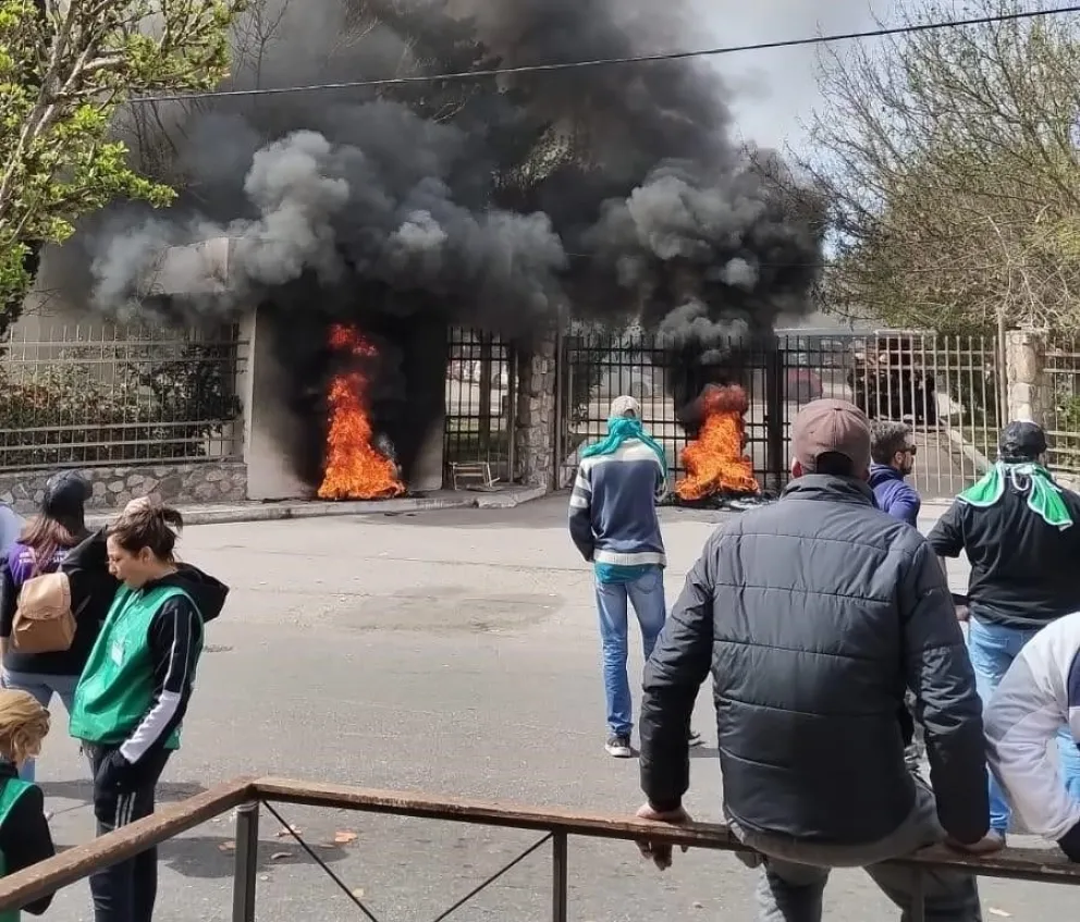 Serios incidentes en la Legislatura tras el rechazo al proyecto de modificación presupuestaria