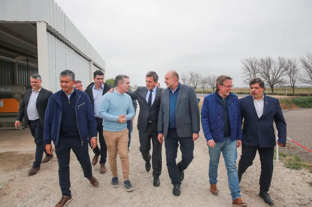 Sergio Massa suspende las retenciones lácteas por 90 días y aumenta 20% el aporte de impulso tambero