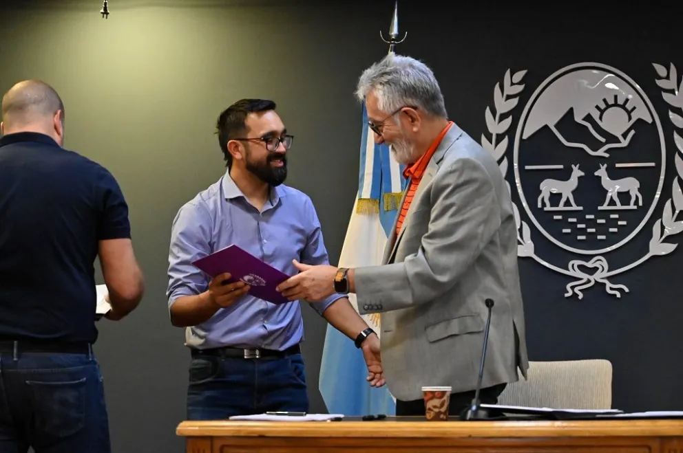 El Gobernador busca un diálogo con líderes de la oposición para abordar temas de San Luis