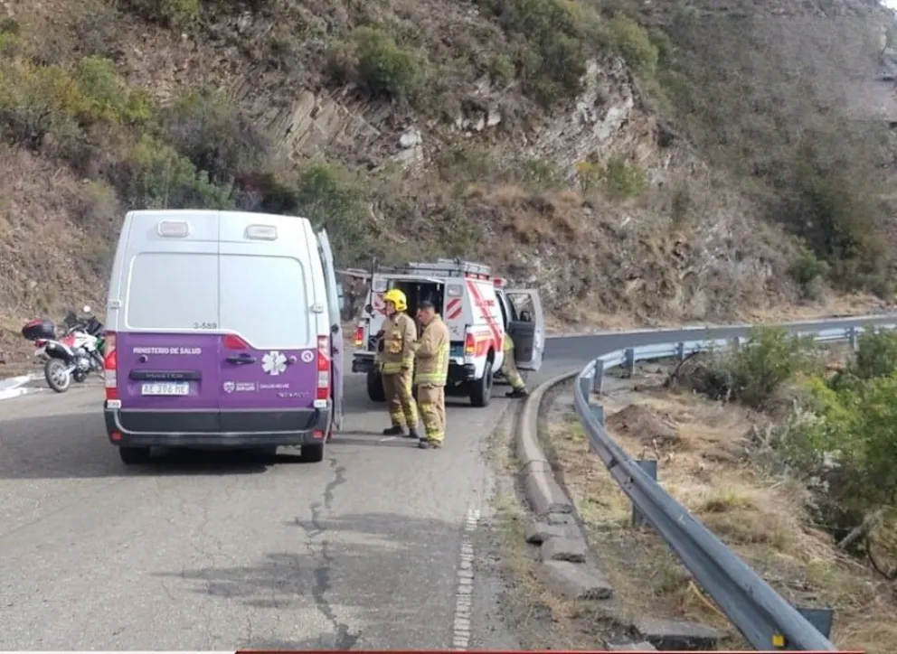 Un motociclista herido al chocar con un guardarraíl cerca del Mirador del Sol