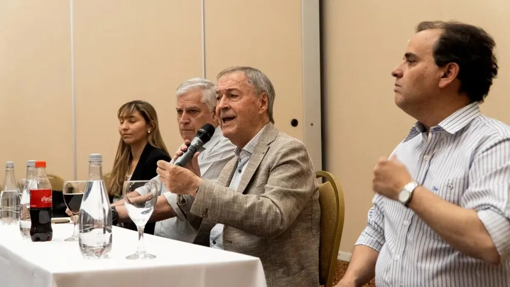 Schiaretti en Río Cuarto: "No vamos a votar ni la dolarización ni el cierre del Central"
