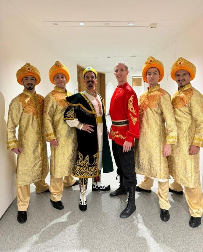 Manuel Altamirano, el joven merlino que brilla en los escenarios de