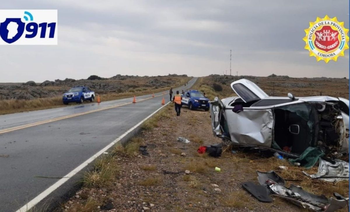 Despiste y vuelco en el camino de las Altas Cumbres