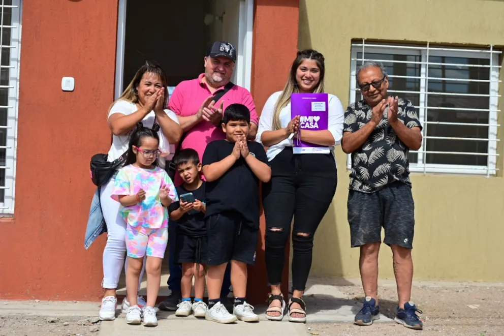 El Gobierno provincial entregó viviendas a 340 familias