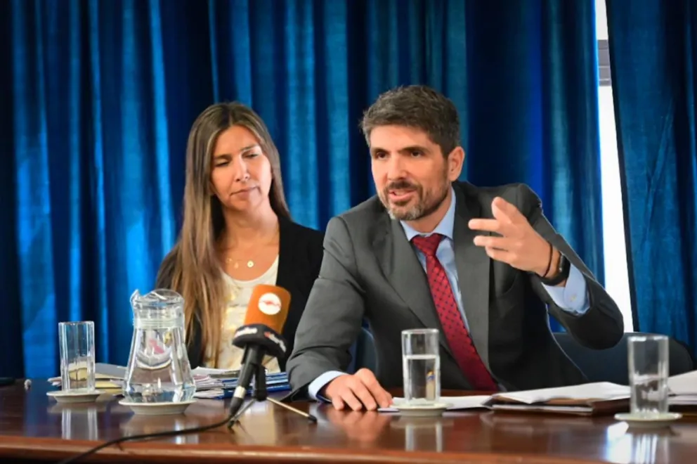 Ordoñez informó en la Legislatura porqué el Gobierno debe tomar un empréstito