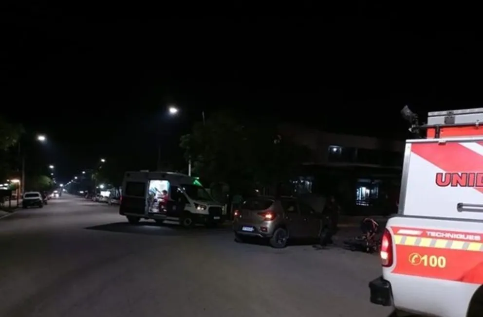 Accidente de tránsito en Avenida del Sol y Pedernera: Chocaron un auto y una moto