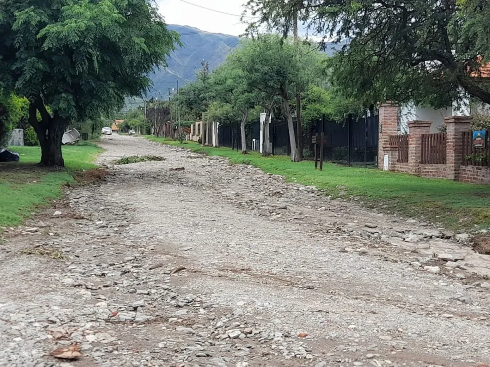 Vecinos del barrio “Los Estribos” reclaman mayor presencia policial y que la municipalidad se ocupe de reparar el alumbrado y las calles