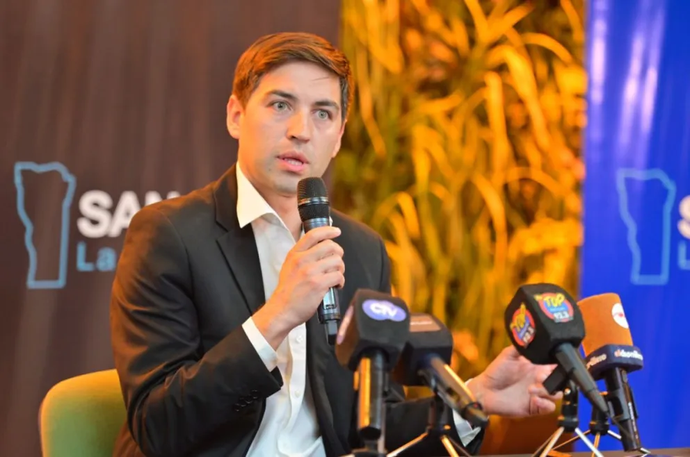 El gobierno anunció que "en febrero todos los que terminaron el secundario van a cobrar sus estampillas”