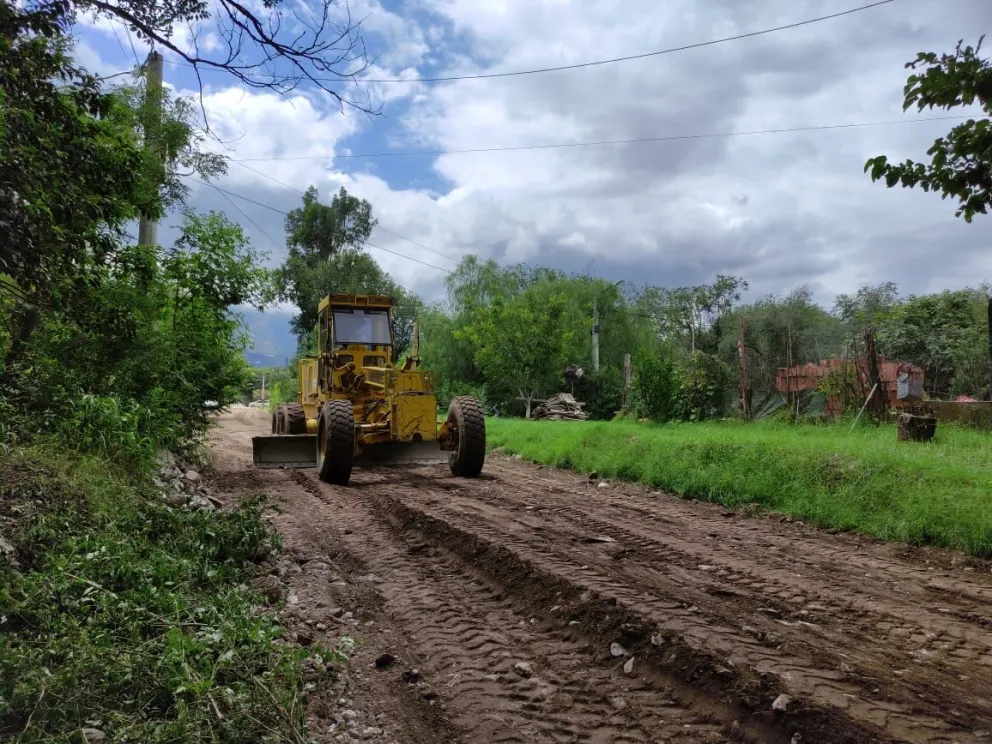Tras el temporal de lluvia y piedra, continúan los trabajos para reparar calles y espacios públicos