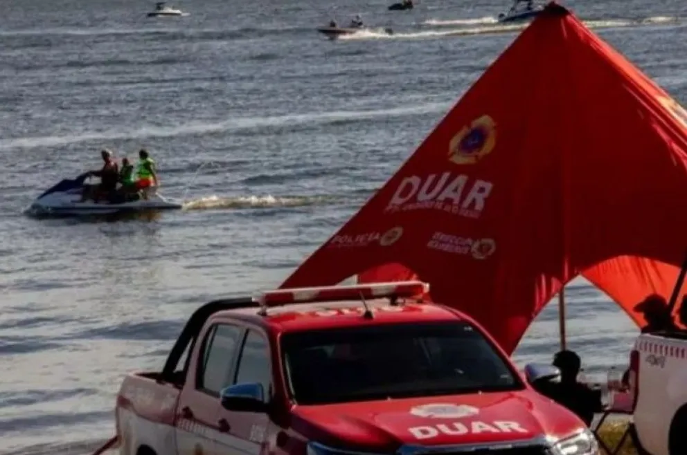 Operativo de rescate en Córdoba tras la desaparición de un hombre en el lago de Embalse