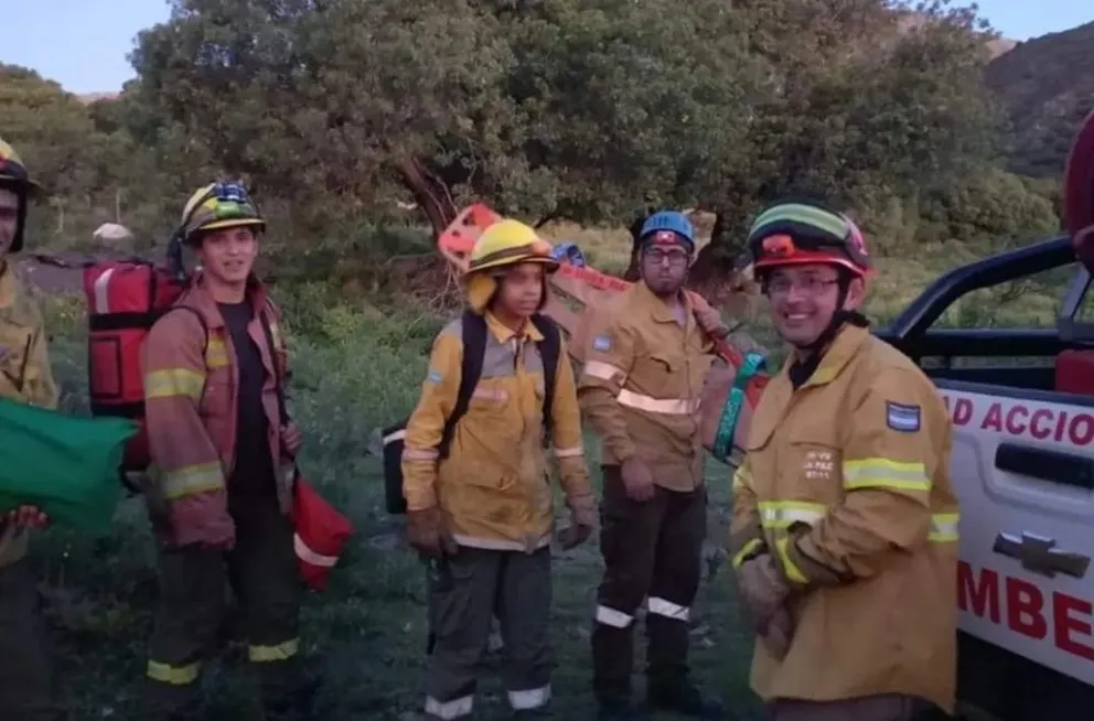 Desbarrancó junto a su caballo y fue rescatado por Bomberos Voluntarios 