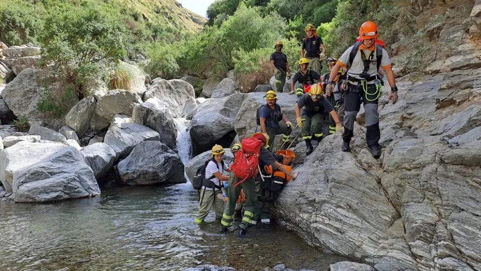 Bomberos de Villa de Merlo y la zona tuvieron una capacitación de socorrismo y rescate en zonas agrestes