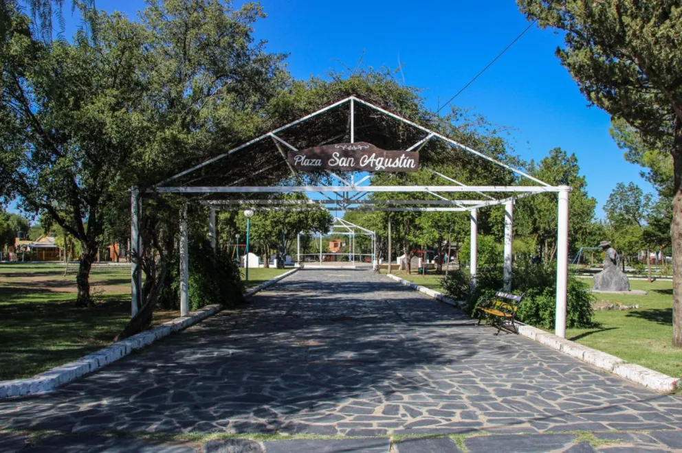 La Municipalidad de la Villa de Merlo invita a la comunidad a participar del acto central por el Día de la Bandera, que se realizará este viernes 20 de junio a las 11:00 en la tradicional Plaza San Agustín.