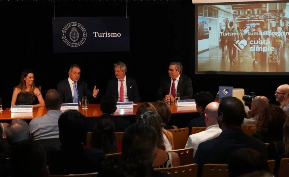 Daniel Scioli anunció que el sector turístico se sumará al programa Cuota Simple