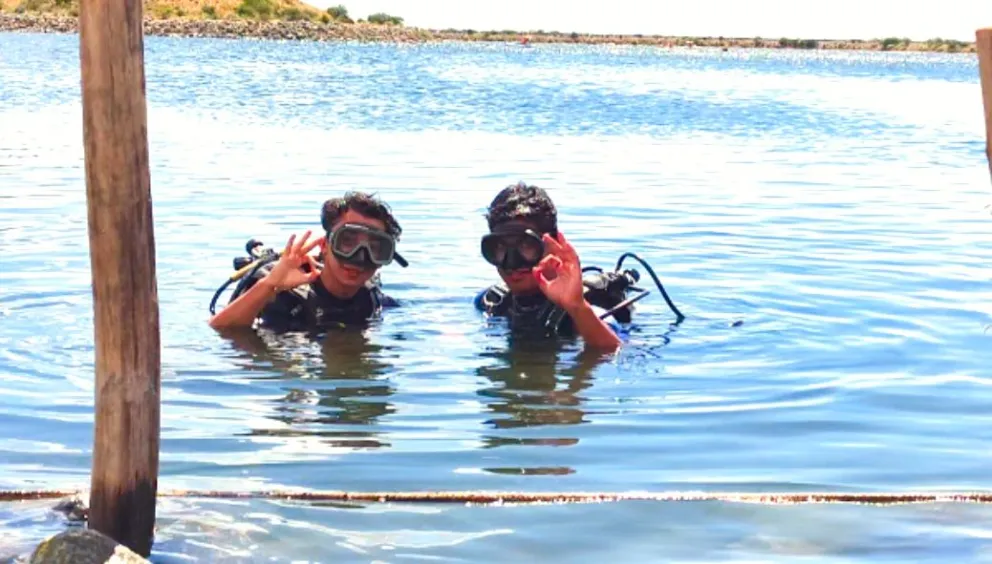 Residentes y turistas disfrutan del buceo en el Piscu Yaco