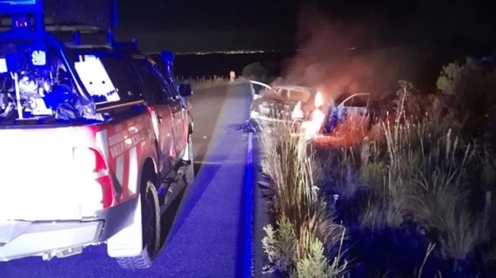 Altas Cumbres: Se les incendió el auto y se salvaron de milagro