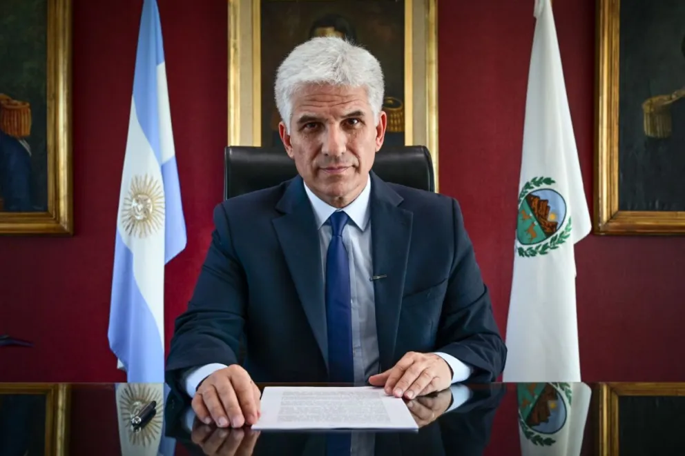 Poggi anunció que el sueldo de febrero se paga en su totalidad el 29 y la ayuda escolar se multiplica por cuatro