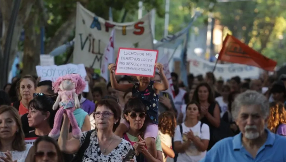 En Villa de Merlo, San Luis y Villa Mercedes los docentes expresaron su reclamo