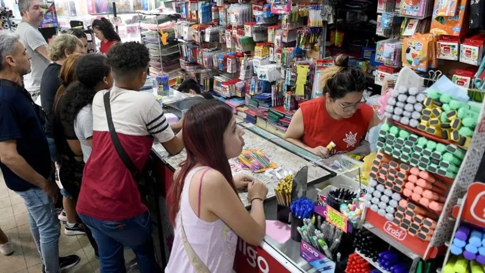Las ventas en comercios minoristas cayeron en febrero 25,5% interanual, según Came