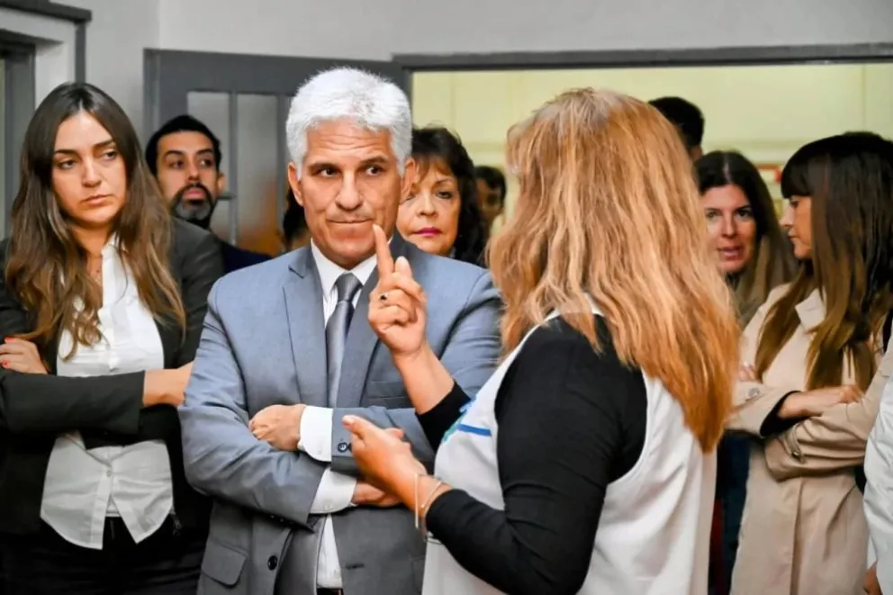 Docentes lloraron ante el gobernador Claudio Poggi porque se consideran “trabajadores pobres”