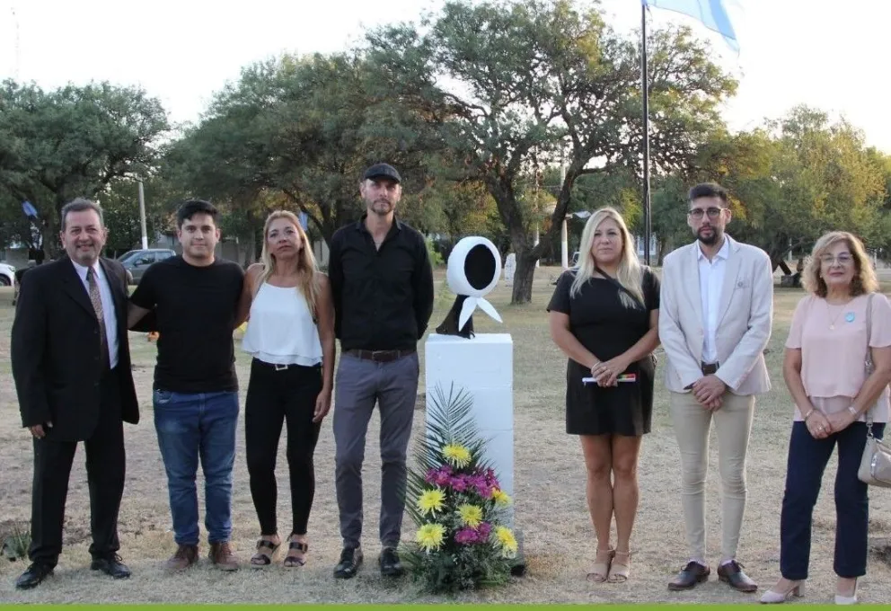 24 de Marzo en Villa de Merlo: notorias ausencias en el acto oficial y una publicación “negacionista” de una concejal 