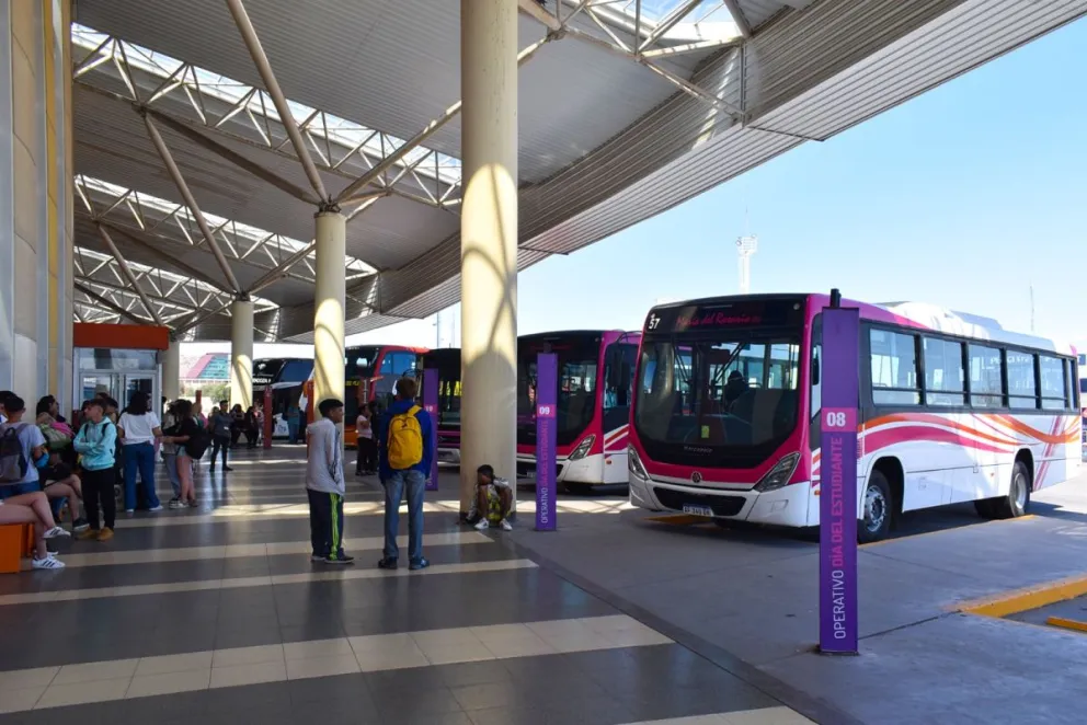Desde este viernes aumentan el pasaje del transporte interurbano en toda la provincia