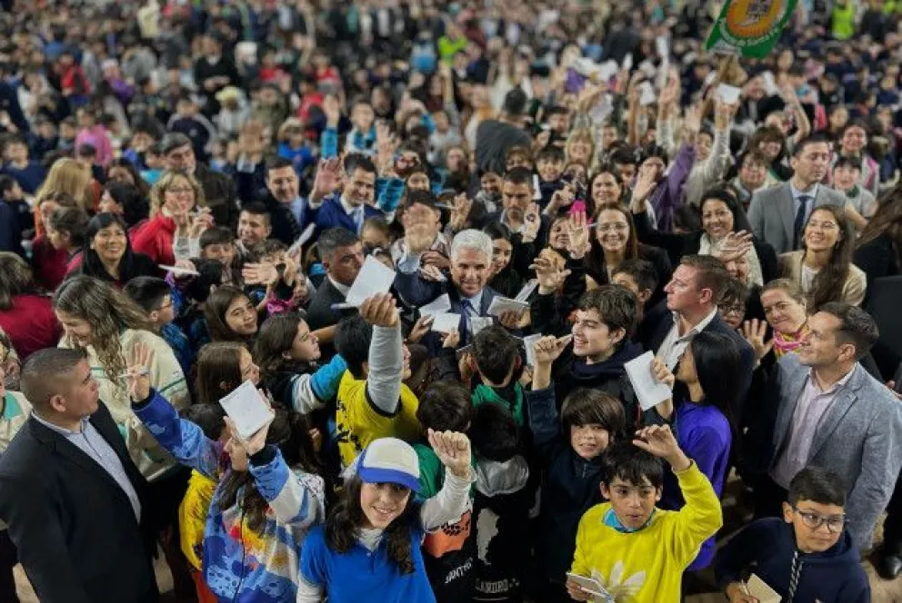El gobernador Poggi presentó los Juegos Intercolegiales 2024
