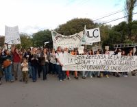 Multitudinaria marcha en Villa de Merlo en defensa de Educación Pública