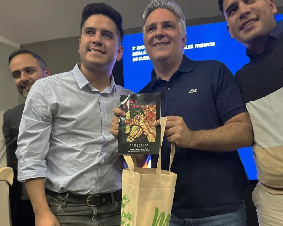 Fonseca participó del encuentro de jóvenes concejales y se mostró con el gobernador de Córdoba, Martín Llaryora