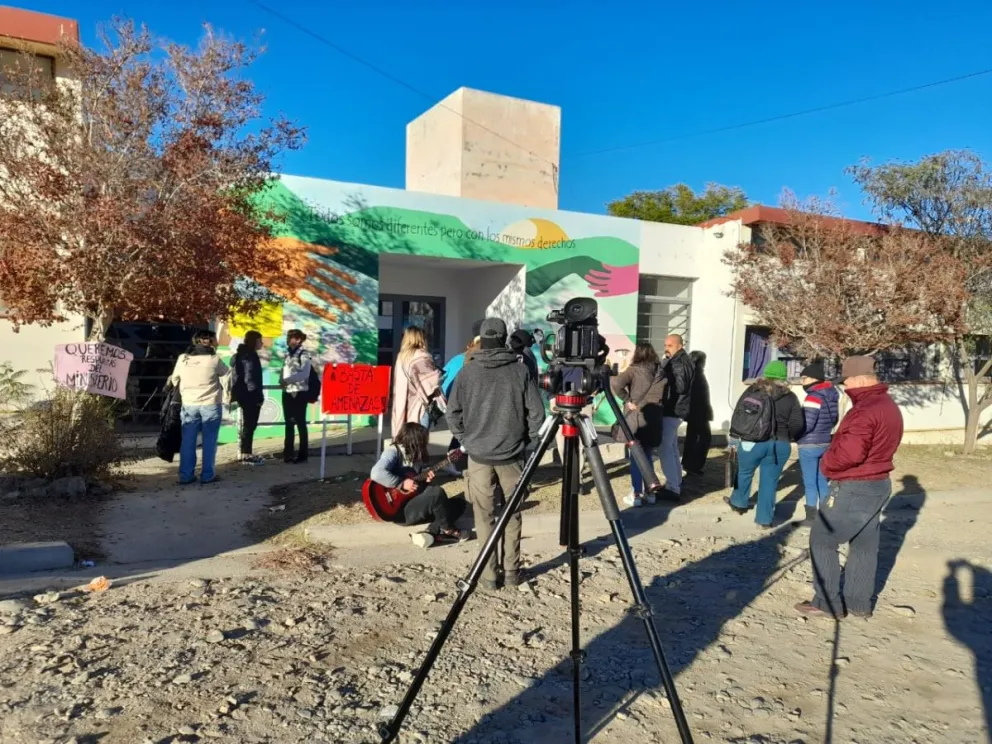 El gobierno garantizó la continuidad de la Escuela Generativa que funciona en el CIC, pero padres y alumnos se mantienen movilizados
