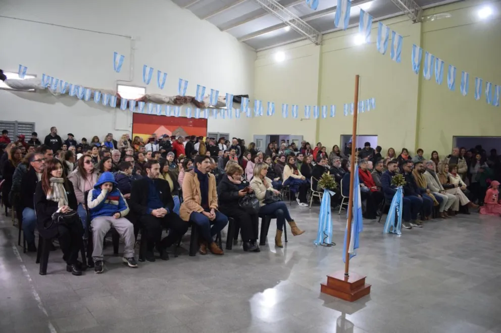 Villa de Merlo celebró el día de la patria en Cerro de Oro