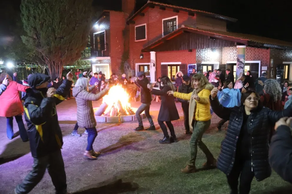 Entre música, aplausos y colores, el Encuentro de Pintores Paisajistas cierra una nueva edición dejando su huella en el corazón cultural de la ciudad.