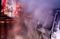 El incendio de un vehículo en Ruta 5 provocó quemaduras al conductor