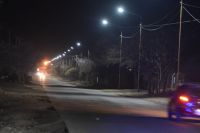 La municipalidad moderniza la iluminación de la avenida Carlos Gardel