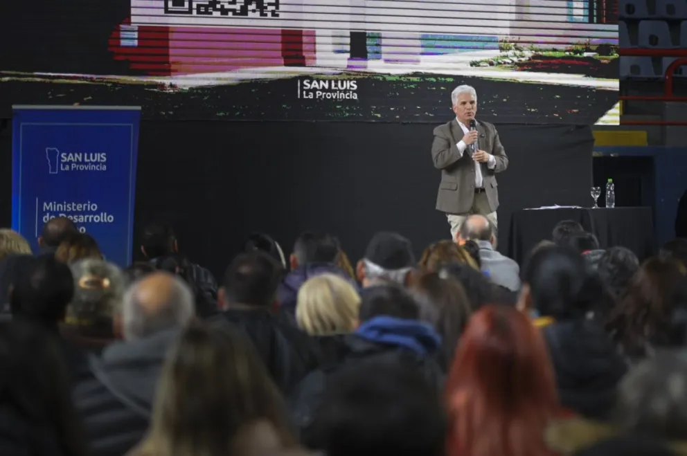 Poggi anunció un nuevo plan de viviendas: ¿Cuándo serán las inscripciones?