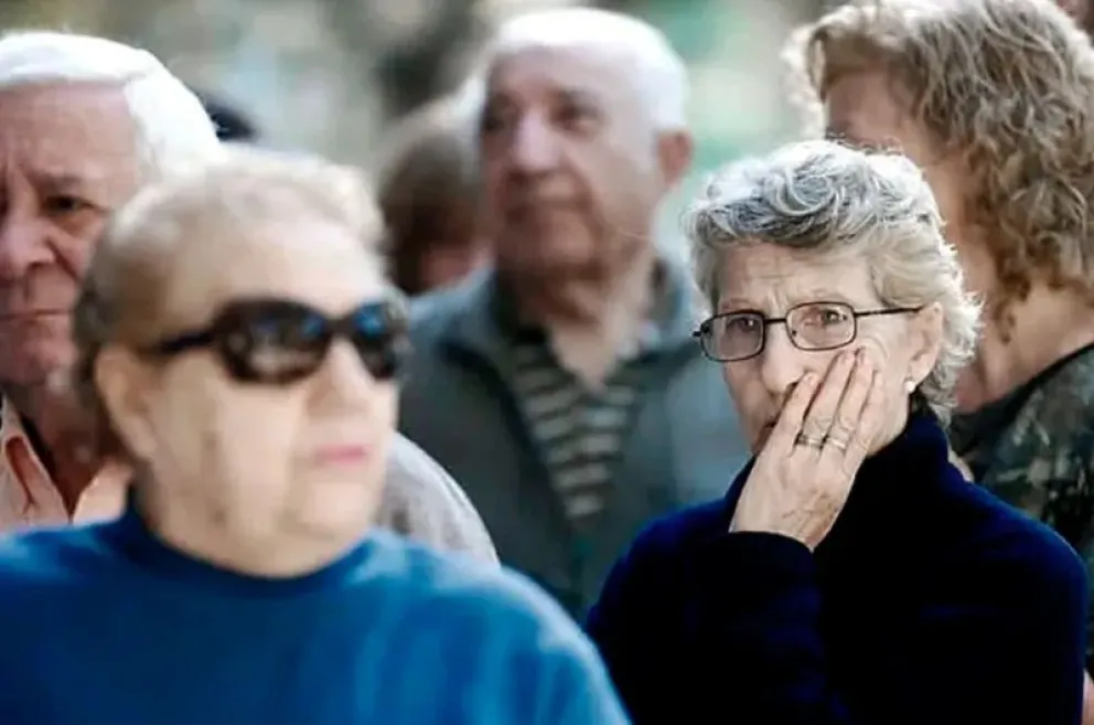 La istración Nacional de la Seguridad Social (ANSES) confirmó que en junio comenzará a pagar el primer aguinaldo del año a jubilados y pensionados. 