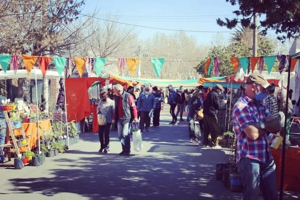 El socialismo merlino y un pedido para crear una feria de productores y artesanos en la plaza Sobremonte
