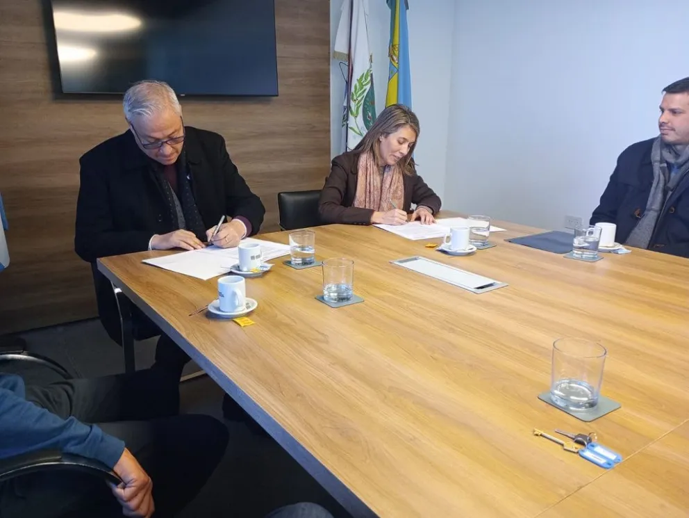 La UNLC y San Luis Agua firman convenio para estudio del riesgo hídrico en arroyos de la región