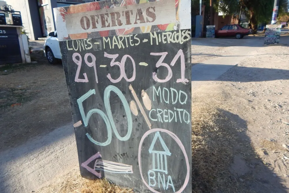 Tres días de descuento en alimentos para clientes del banco Nación.