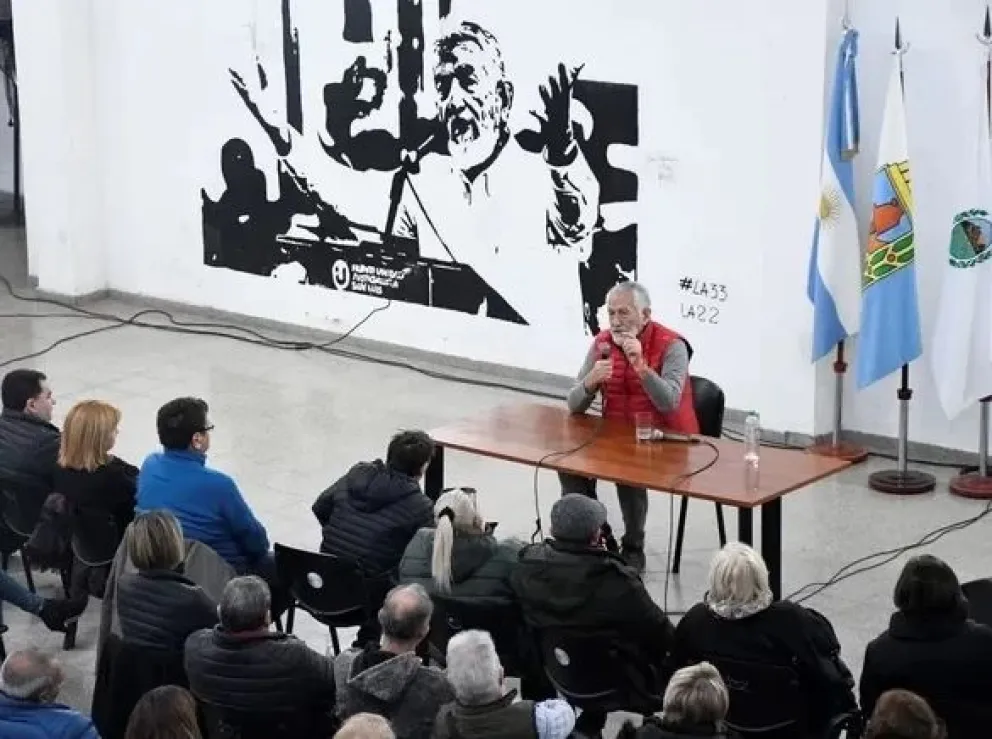 Rodríguez Saá consideró que, en realidad, el resultado electoral del 2023, fue “un fenómeno nacional”, en el que el peronismo resultó derrotado “en muchas provincias”.

