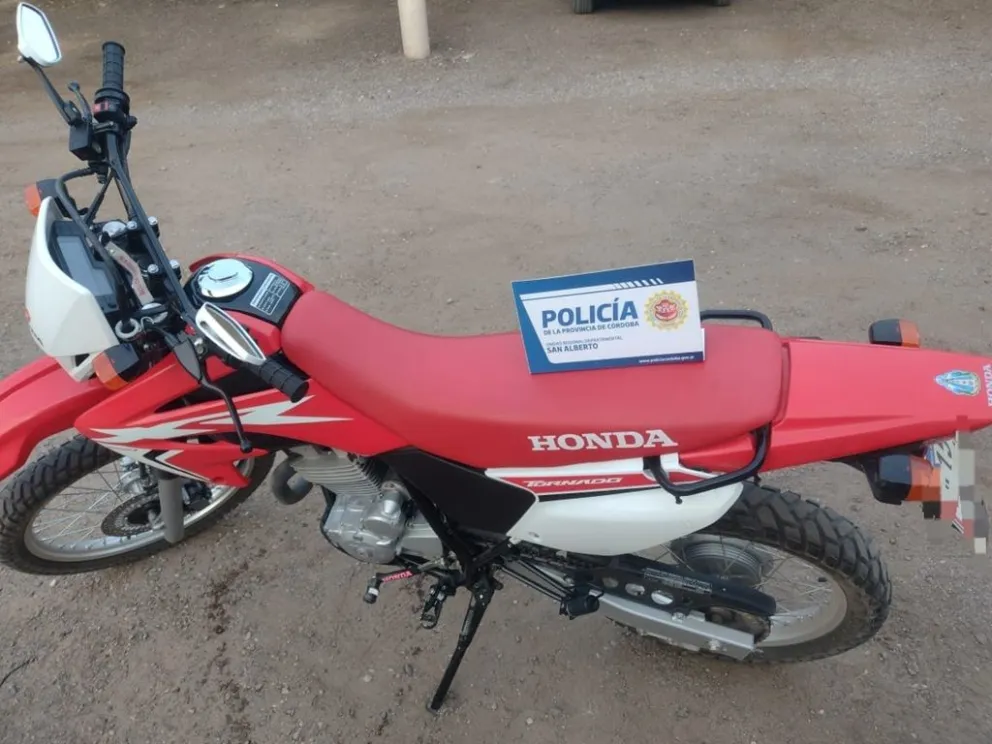 Allanamiento y detención en Traslasierra: recuperan 9.000 dólares y secuestran una moto 