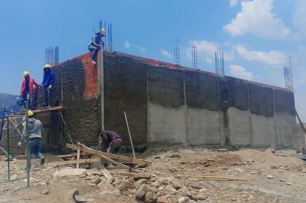 Avance del 21% en la construcción de la nueva escuela de Los Molles 