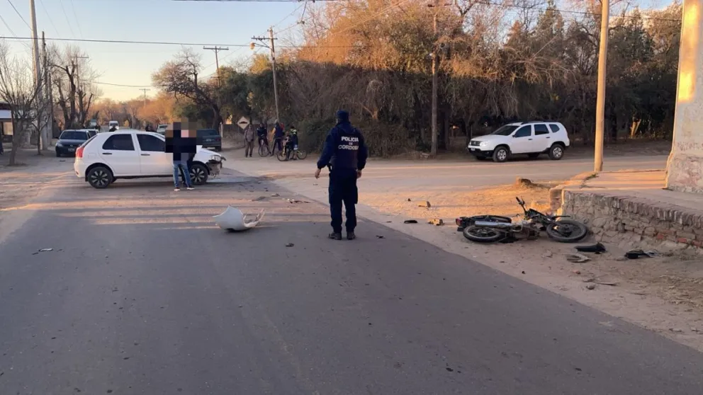 Motociclista sufre fractura de cadera tras colisión en La Paz