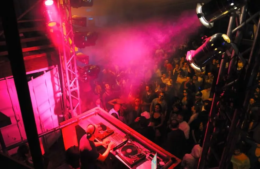 El Gobierno eliminó el pago a Sadaic por pasar música en fiestas privadas y hoteles