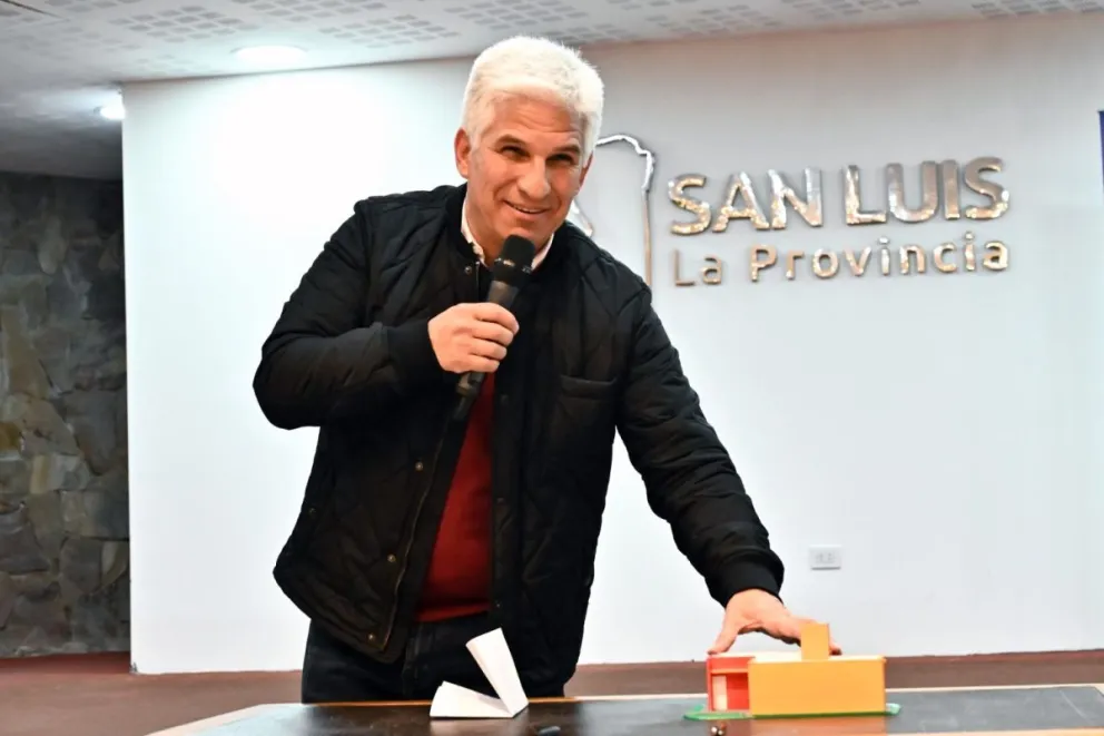 Intendentes de Santa Rosa del Conlara y Concarán firmaron convenios para iniciar la construcción de viviendas sociales